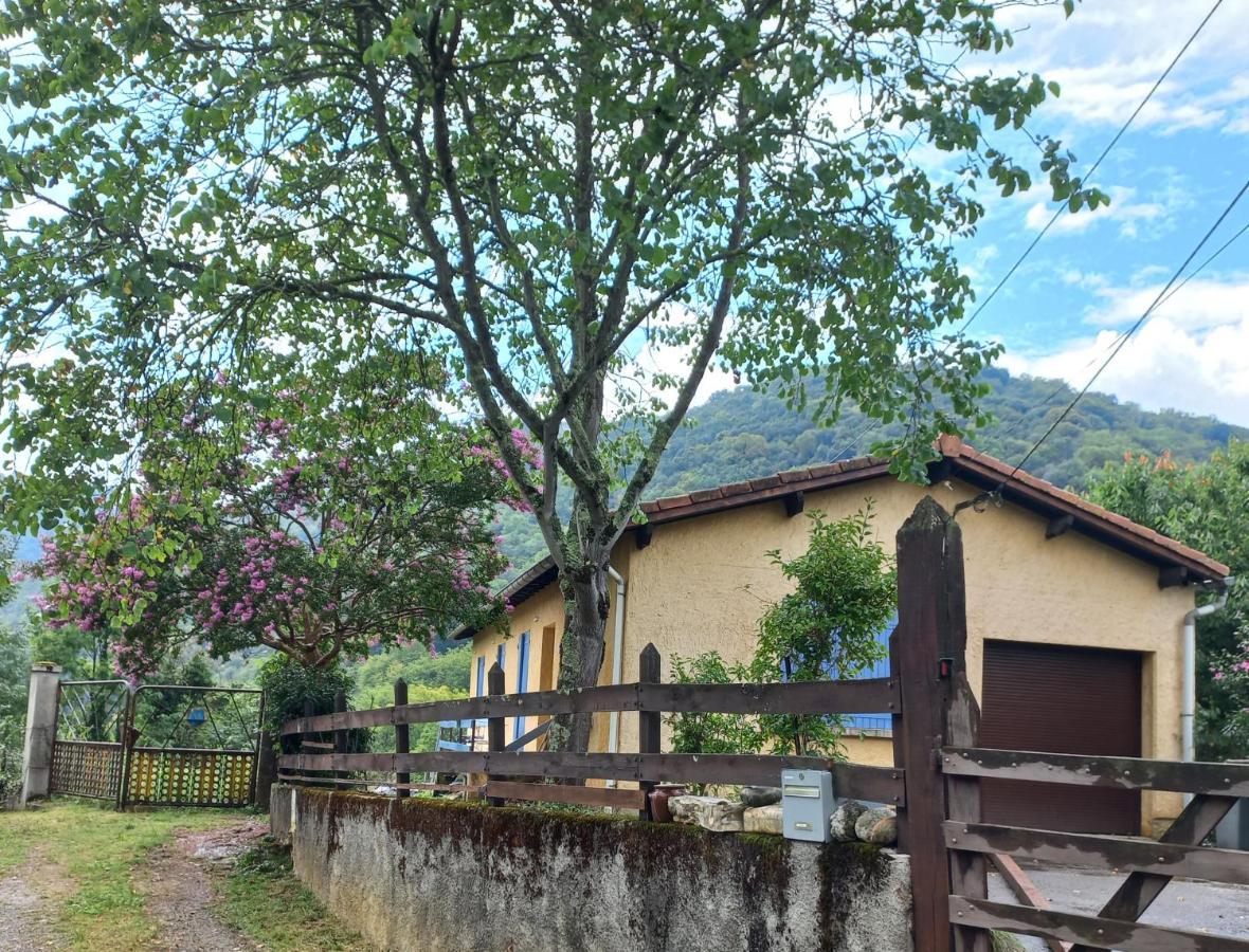 Chambre Spatieuse Avec Grand Lit. Aspet Exterior foto